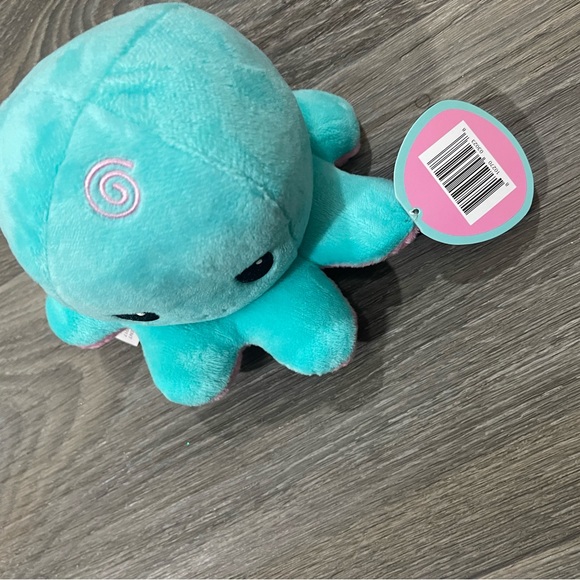 Tee turtle NWT octopus plushies 💗 - Picture 2 of 5
